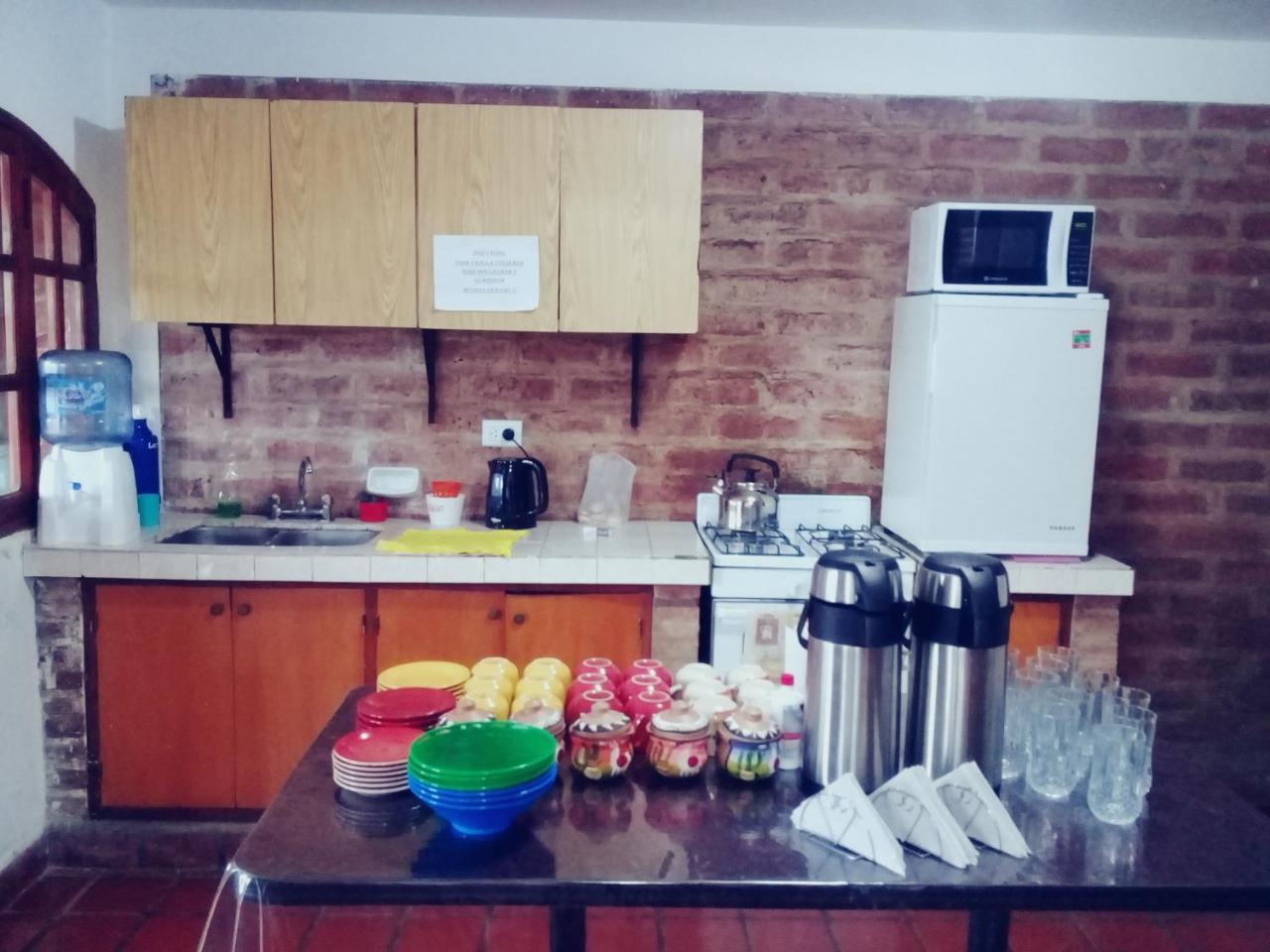 Hostal La Posada De Gervasio Salta Kültér fotó